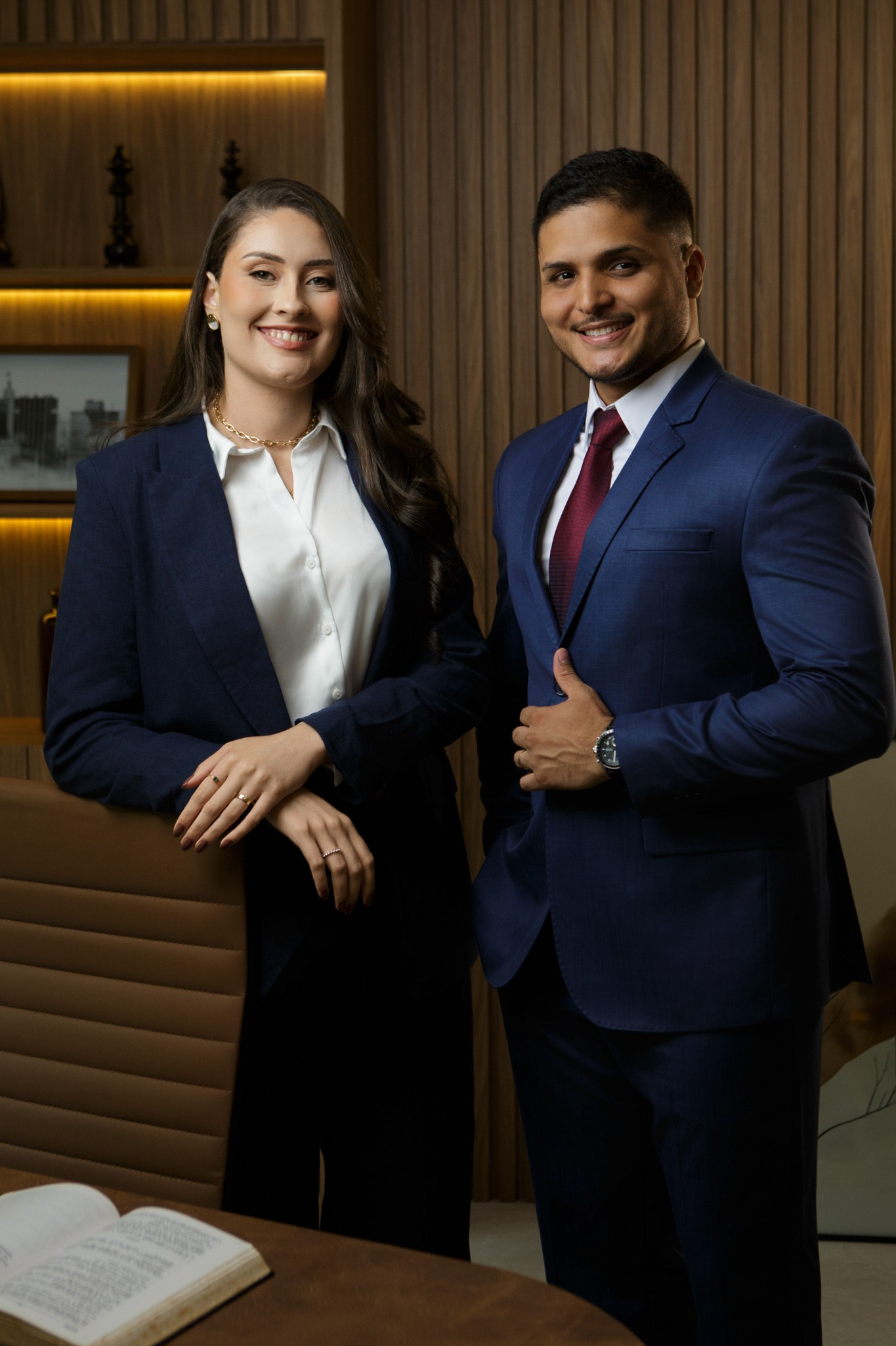 Lucas e Francielly, sócios do Morais & Cabral Advogados
